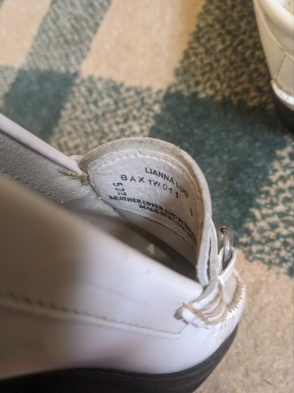 G.H. Bass Weejuns Originals White Leather Lianna Lug Sole Size 6